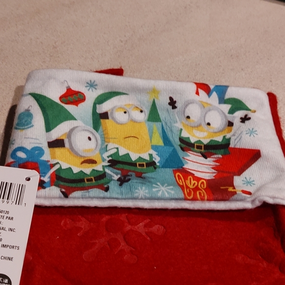 Minions red flannel imprint sticking new with tag - Picture 4 of 10
